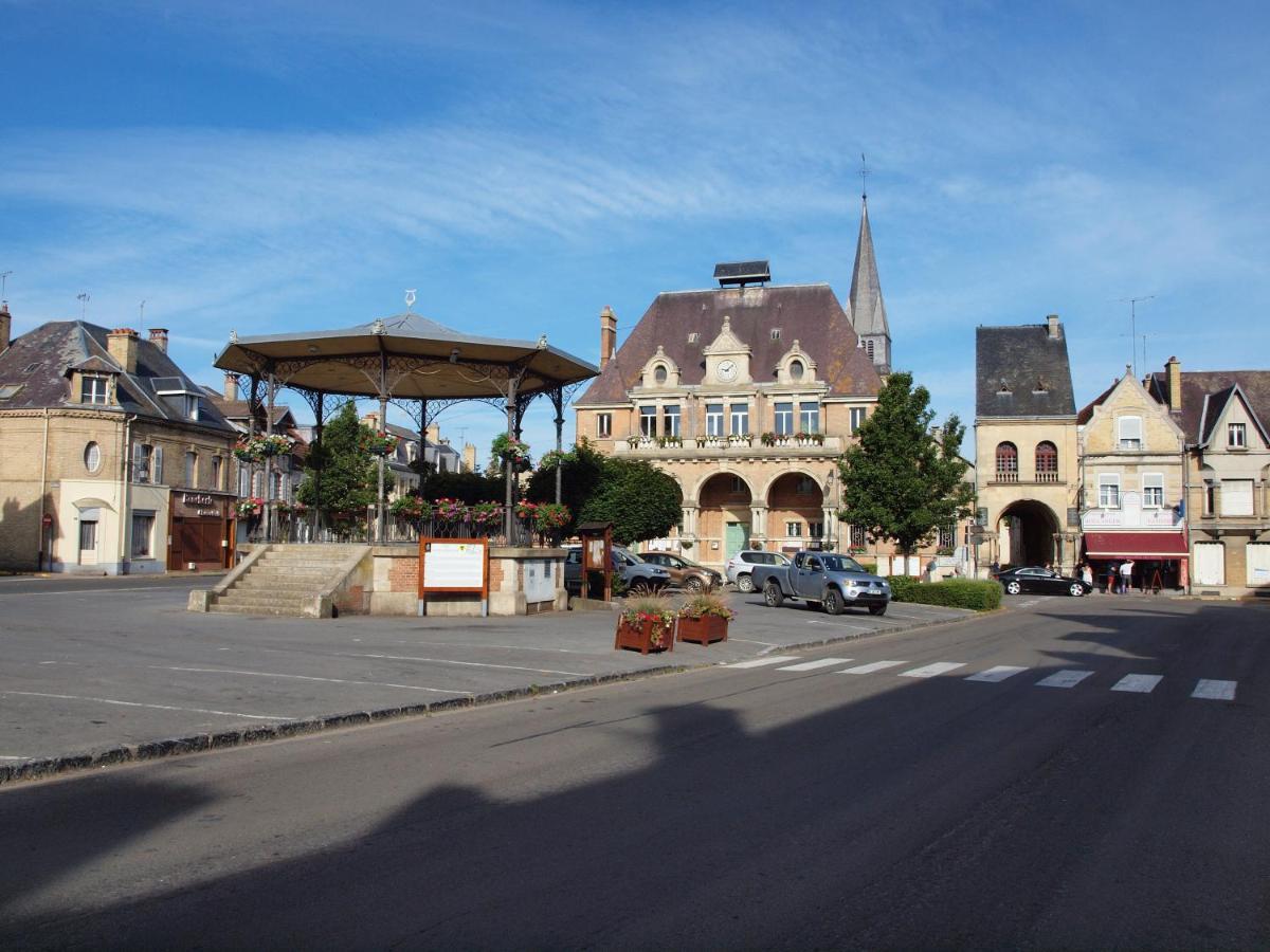 Camping Le Vallage Attigny Екстер'єр фото